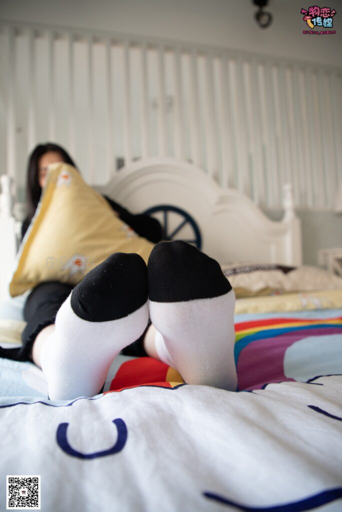 勿恋传媒 No.064 一朵花开的时间，奶牛袜子 [159P/1V/1.08GB]插图3