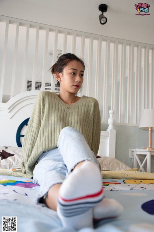 物恋传媒 No.067 锁骨的秘密。白色板鞋配白色横纹棉袜 [189P/1V/1.14GB]-无料摄影圈