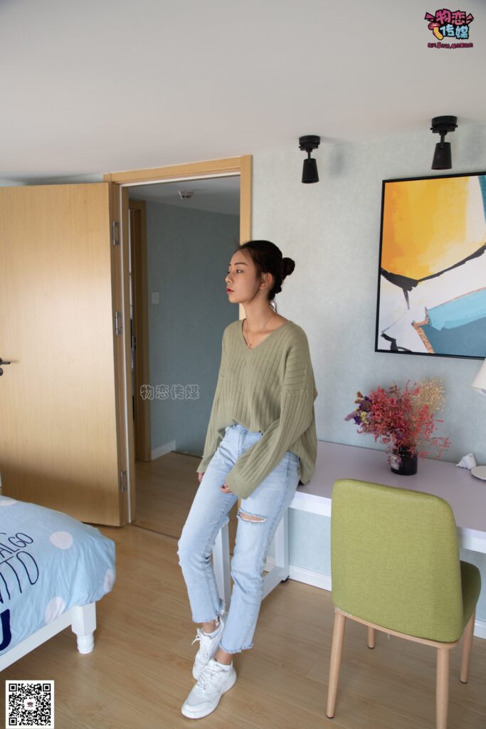 物恋传媒 No.067 锁骨的秘密。白色板鞋配白色横纹棉袜 [189P/1V/1.14GB]插图1