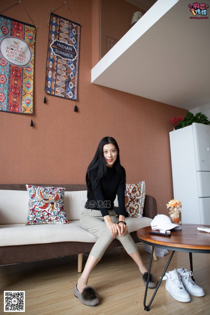 勿恋传媒 No.070 肉丝长发镁钕 执剑舞一曲 温柔与谁共 [160P/1V/1.28GB]插图2