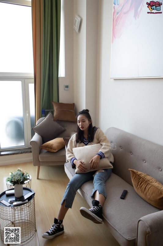 物恋传媒 No.080 雯雯-牛仔裤搭配匡威高帮帆布鞋 [141P/769MB]-无料摄影圈