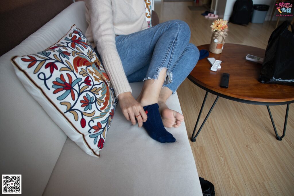 物恋传媒 No.087 刘心-可爱丸子头，可爱棉袜 [116P/1V/0.99GB]插图1