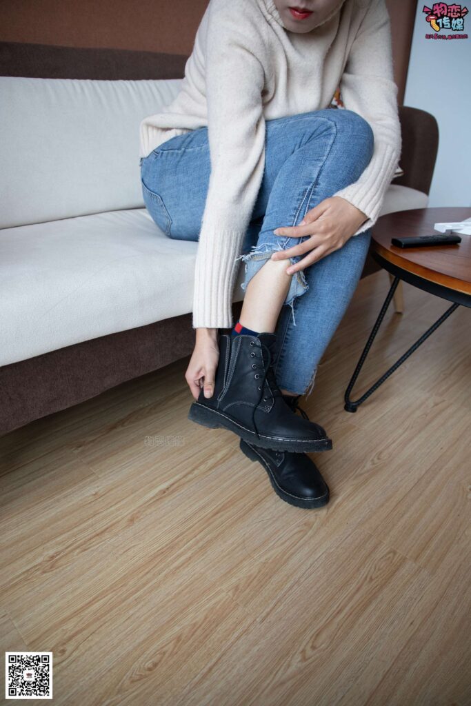 物恋传媒 No.087 刘心-可爱丸子头，可爱棉袜 [116P/1V/0.99GB]插图2