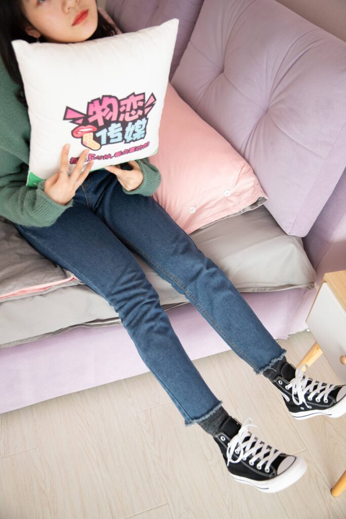 物恋传媒 No.093 落落-喂，放学以后学校对面奶茶店等你 [180P/1V/2.36GB]插图2