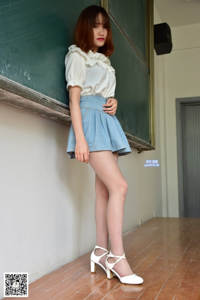 大生模拍 No.021 柔柔-教室美丝足 [52P/273MB]插图1