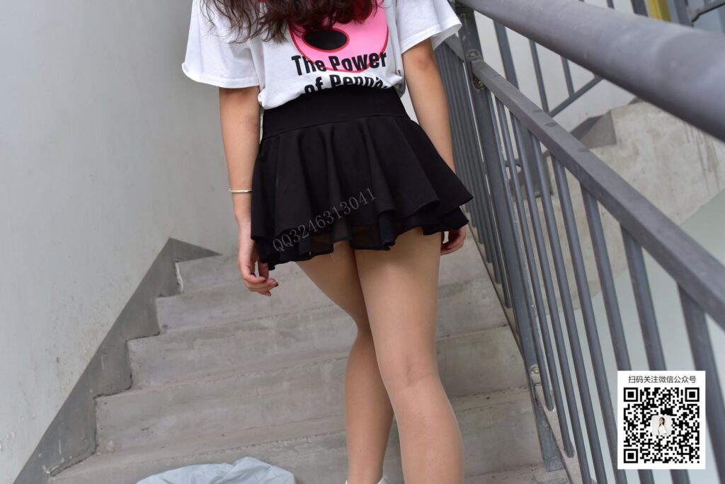 大生模拍 No.065 橙橙-棉袜肉丝 [76P/1V/410MB]插图1