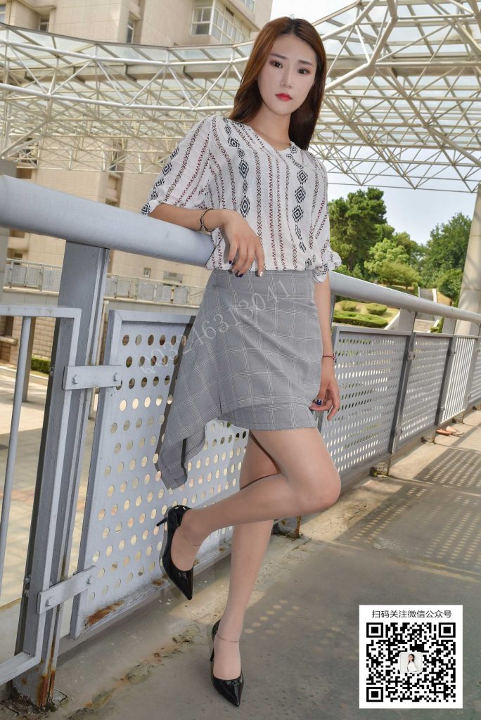 大生模拍 No.075 雨薇-长发制服小姐姐 [37P/126MB]插图2