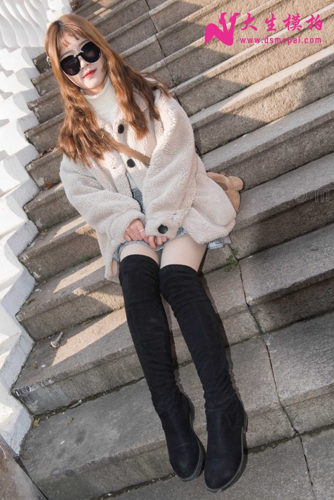 大生模拍 No.111 娇娇 户外光腿神器 [39P/1V/290MB]插图1