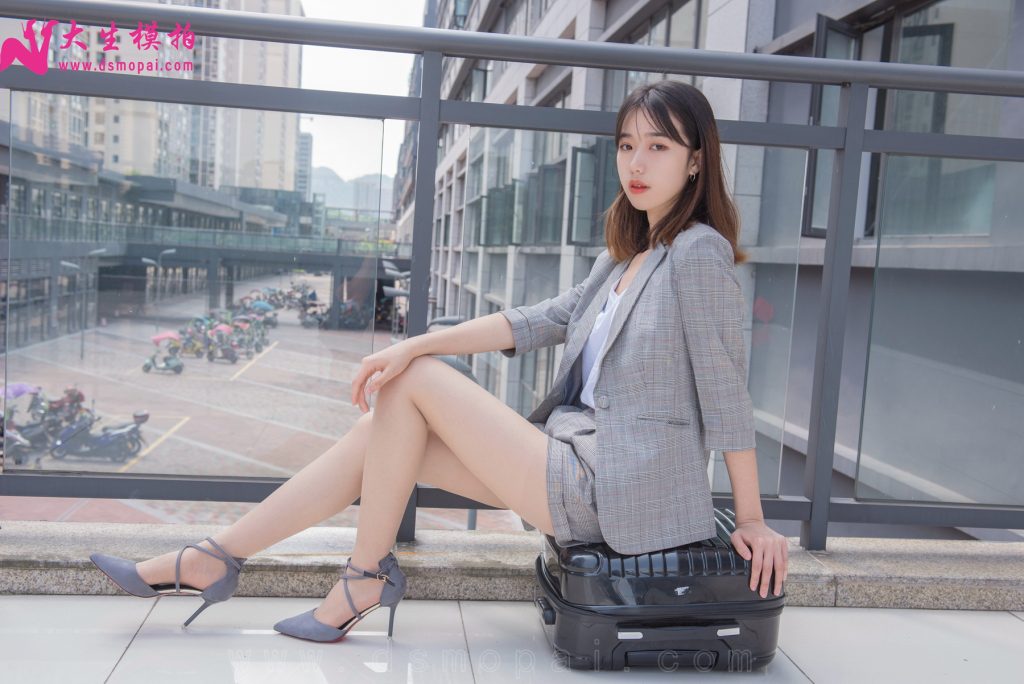 大生模拍 No.123 小鹿 街拍职业套装 [50P/1V/376MB]插图3