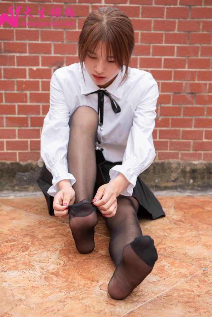 大生模拍 No.152 小颖 学院黑丝 [48P/1V/41MB]插图3