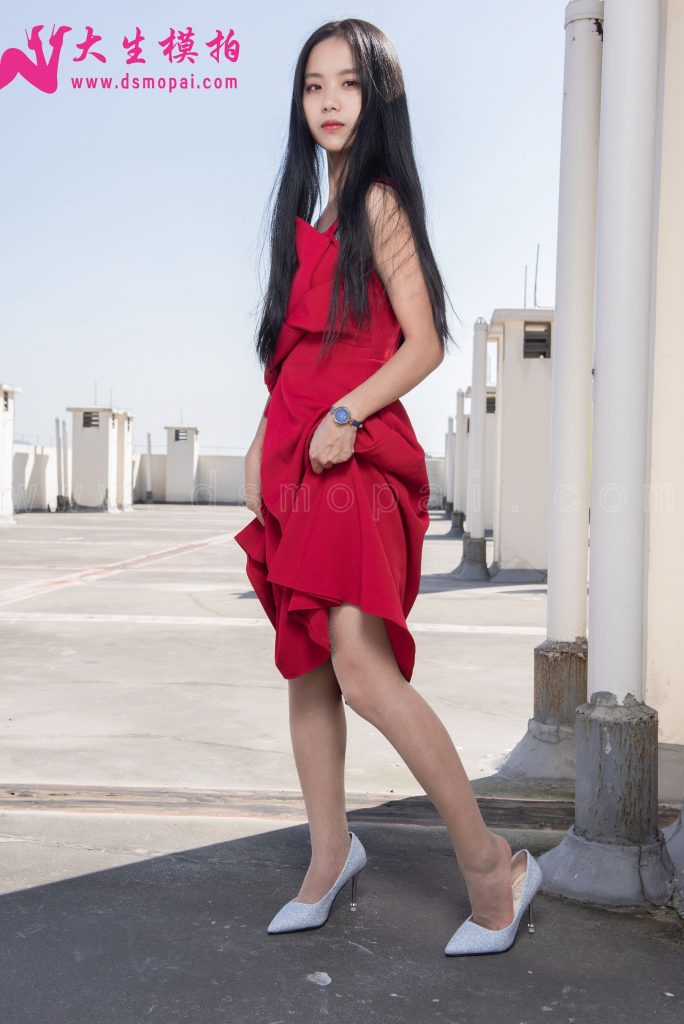 大生模拍 No.155 小尹 天台红衣少女 [39P/202MB]插图1