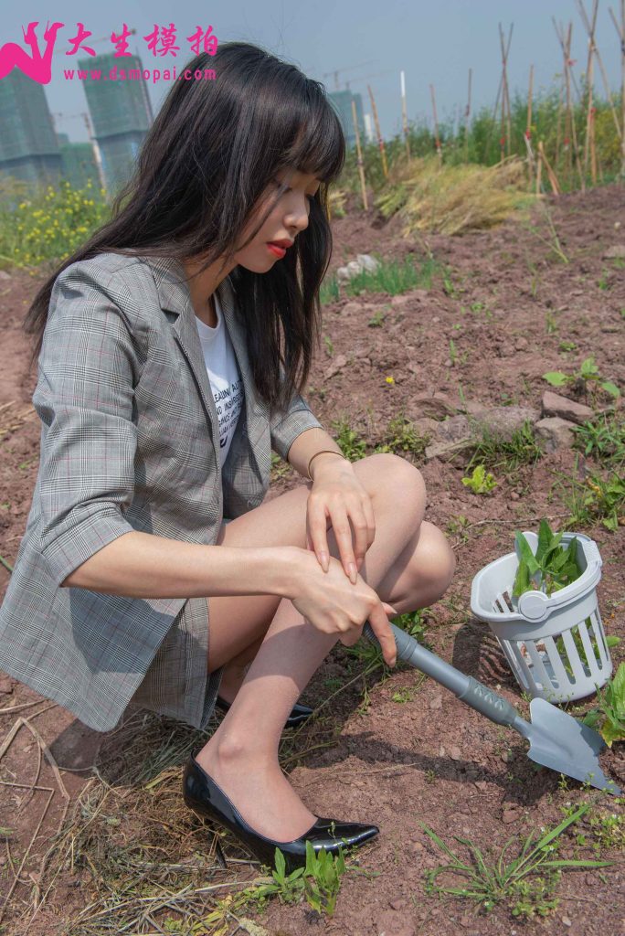 大生模拍 NO.182 Lynn 干农活的女白领 [67P/210MB]插图1