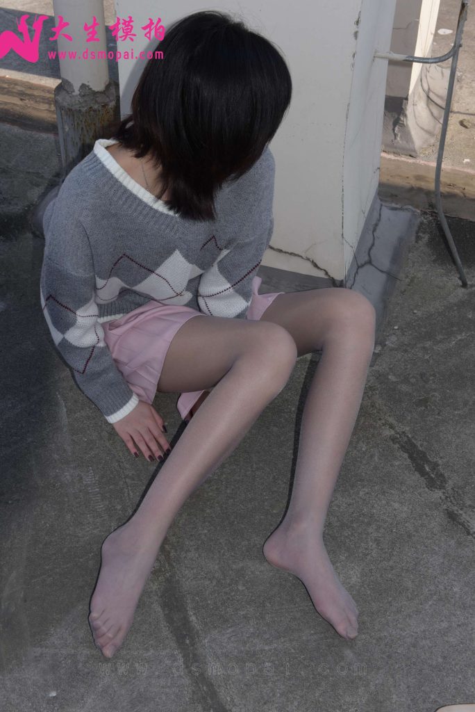 大生模拍 No.185 楠楠 亮晶晶的灰丝 [61P/126MB]插图3