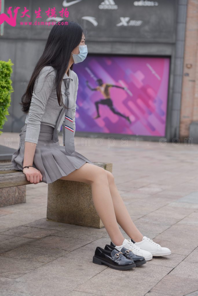 大生模拍 No.206 换上工作装的兼职学妹 [33P/68MB]插图1