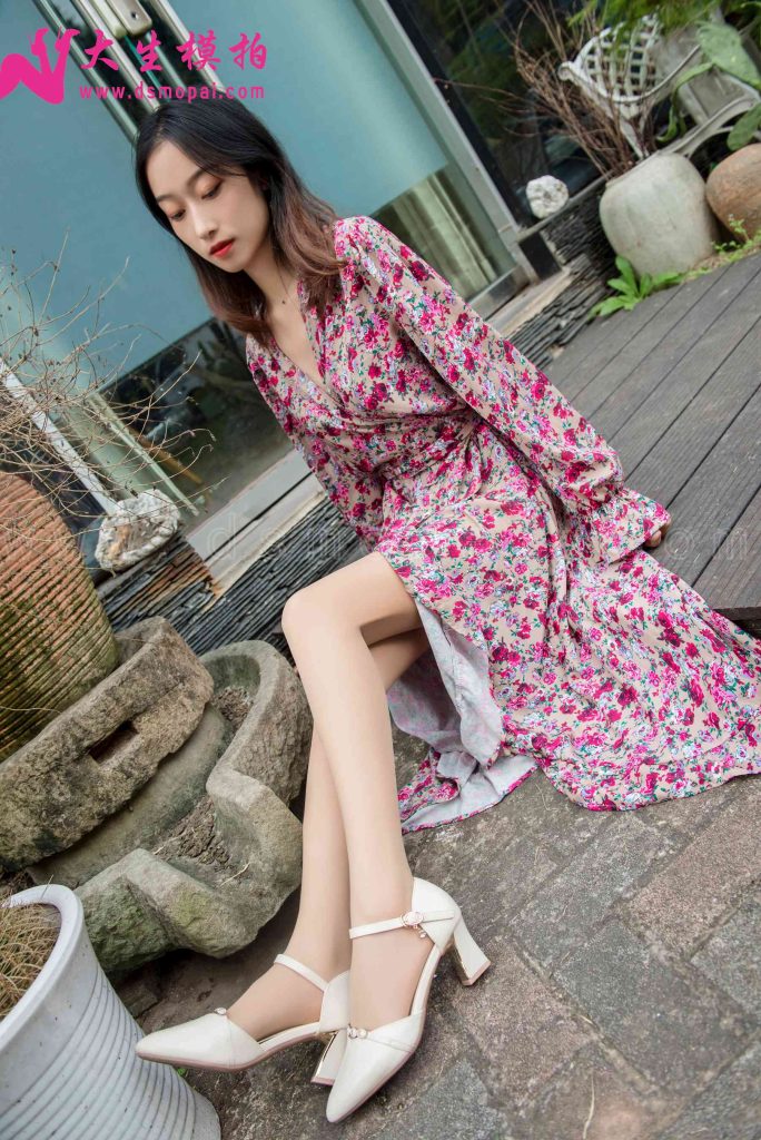 大生模拍 NO.219 美美 纤细玉腿 [43P/1V/684MB]插图1