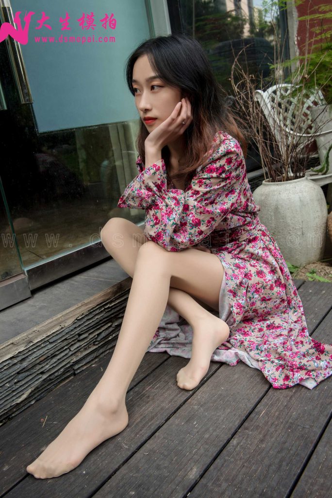 大生模拍 NO.219 美美 纤细玉腿 [43P/1V/684MB]插图3