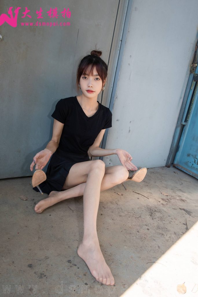 大生模拍 NO.287 花花 漫画腿[70P/512MB]插图3