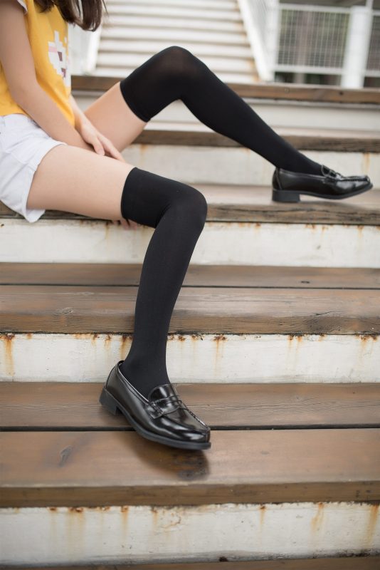 风之领域精品写真@No.002 户外短裤黑丝 [49P/107MB]-无料摄影圈