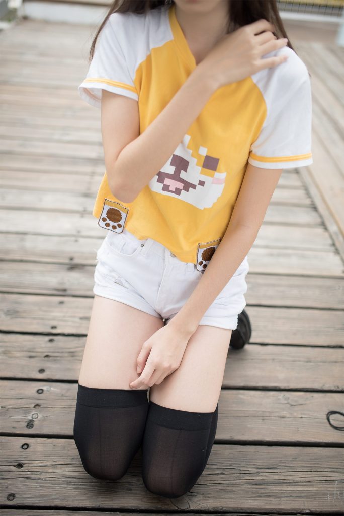 风之领域精品写真@No.002 户外短裤黑丝 [49P/107MB]插图1