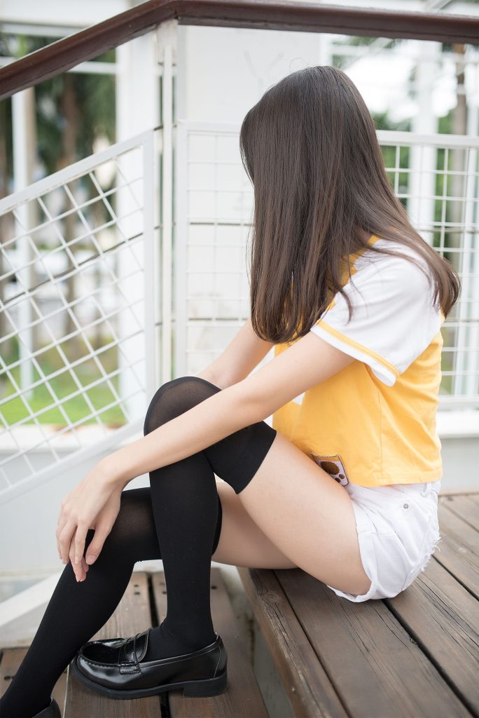 风之领域精品写真@No.002 户外短裤黑丝 [49P/107MB]插图2