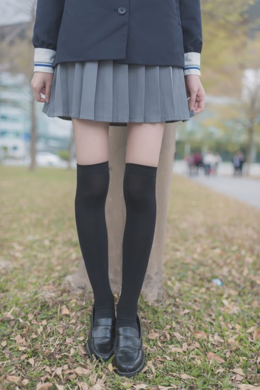 风之领域精品写真@No.021 黑白丝户外私拍 [50P/150MB]-无料摄影圈