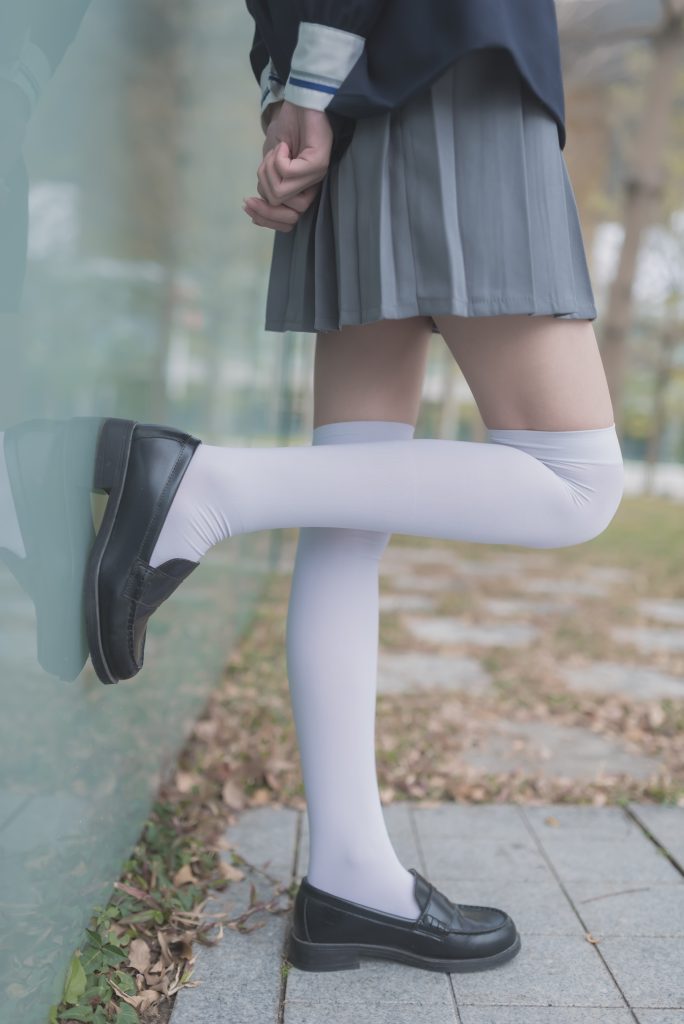 风之领域精品写真@No.021 黑白丝户外私拍 [50P/150MB]插图2