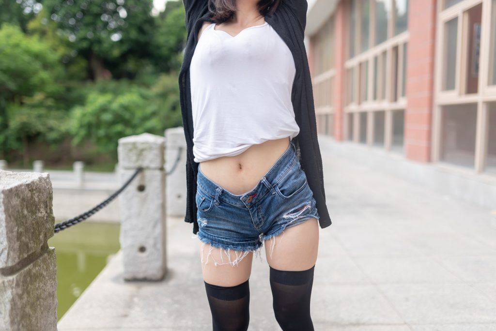 风之领域精品写真@No.043 湖边的黑丝美脚 [50P/217MB]插图2