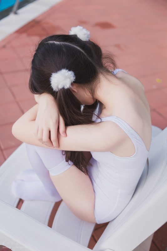 风之领域精品写真@No.053 泳池边的长腿MM [29P/41.5MB]-无料摄影圈