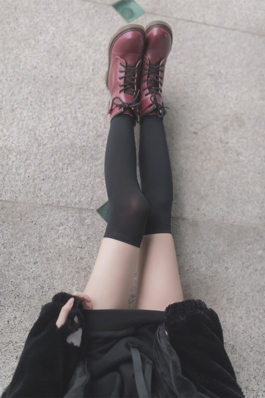 风之领域精品写真@No.145 纤细的黑丝小长腿 [48P/186MB]-无料摄影圈