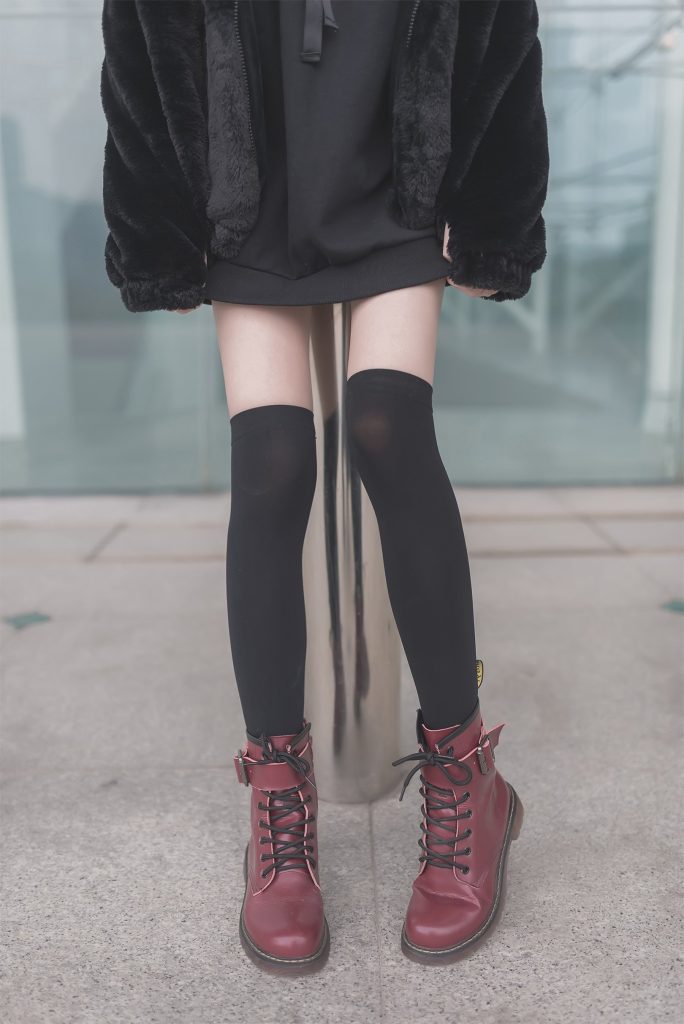 风之领域精品写真@No.145 纤细的黑丝小长腿 [48P/186MB]插图3