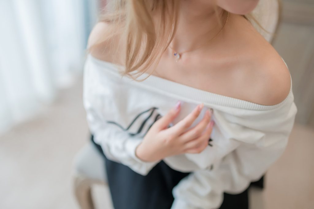 风之领域精品写真@No.147 黑丝美腿露肩小衫 [50P/133MB]插图1