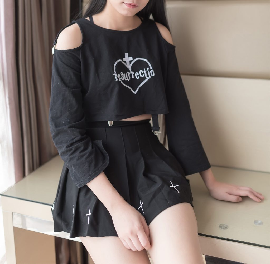 风之领域精品写真@No.148 黑色吊带短裙 [40P/203MB]插图2