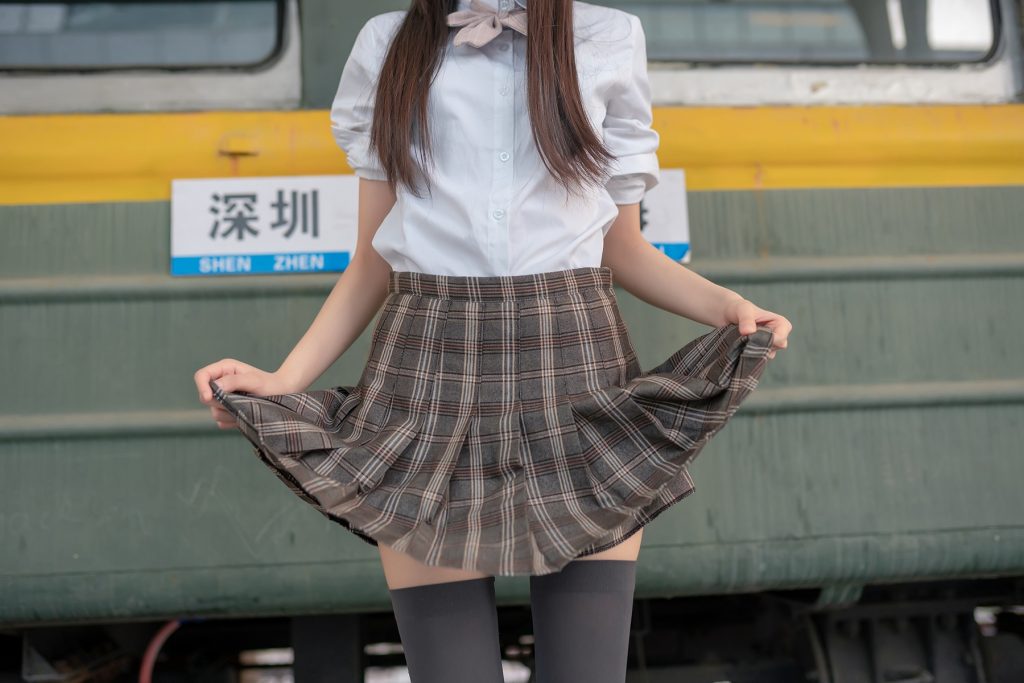 风之领域精品写真@No.188 公园超薄灰丝 [51P/605MB]插图3