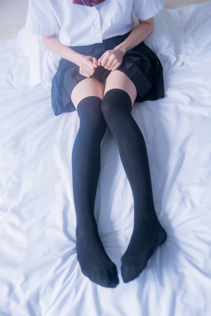 风之领域精品写真@No.193 床上的黑丝JK [38P/396MB]插图1