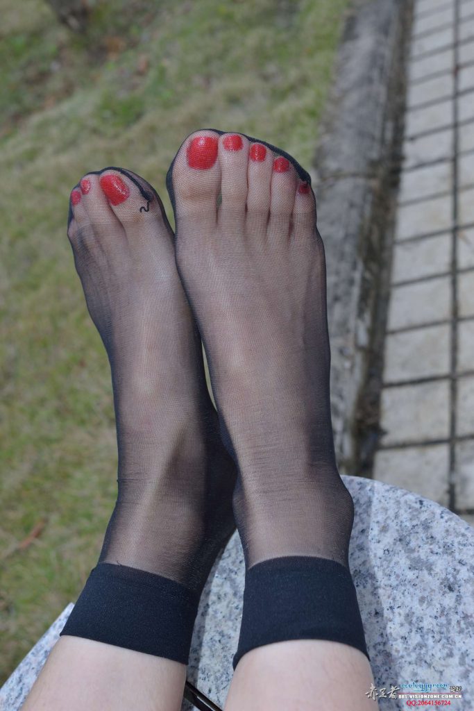 Ecologygreen摄影作品 NO.041 绝世美脚黑丝首秀[32P/155MB]插图2