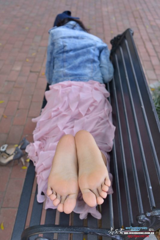 Ecologygreen摄影作品 NO.082 桐桐修长白N的玉足（下集）[47P/128MB]-无料摄影圈