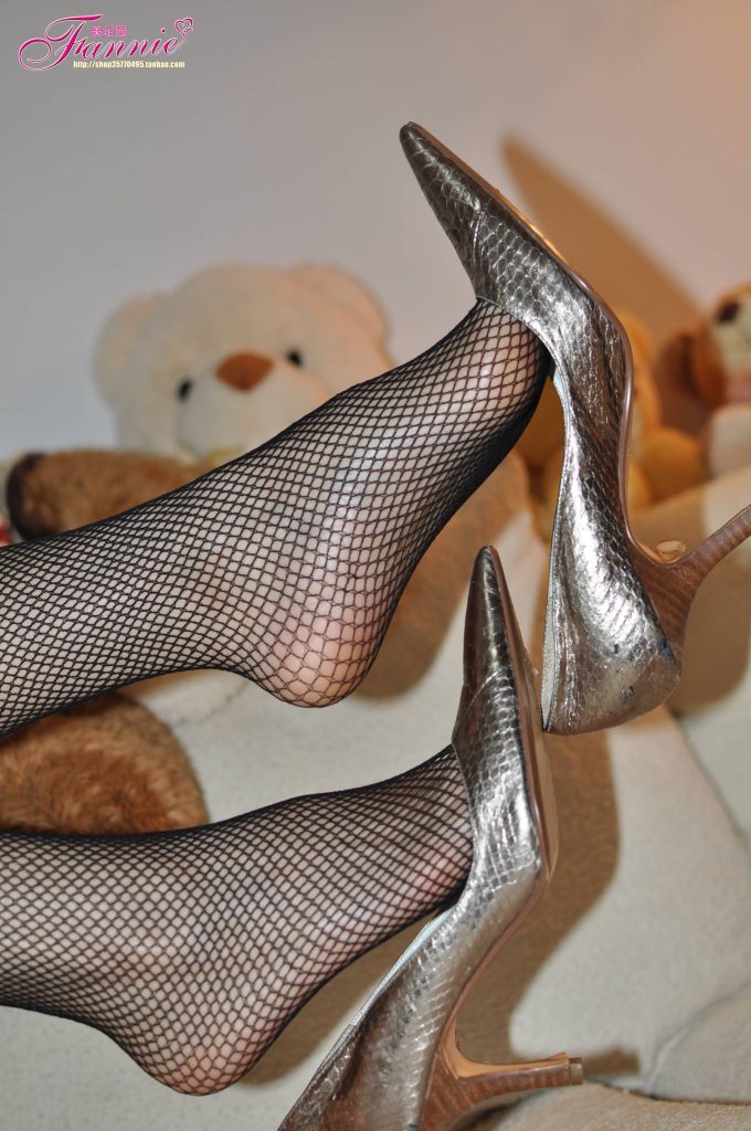 Fannie芬妮每足园 No.025 暗香（银色船袜黑丝网）[76P/221MB]插图1