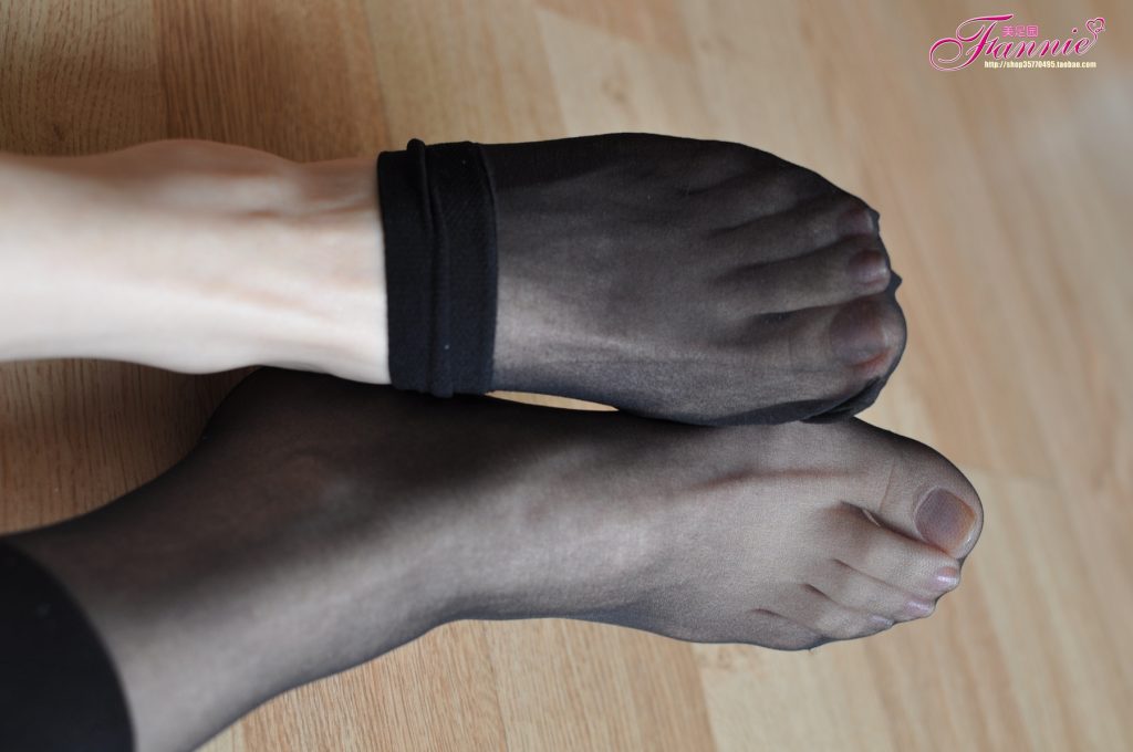 Fannie芬妮每足园 No.029 薄如蝉翼（黑丝）[61P/170MB]插图3