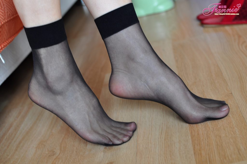 Fannie芬妮每足园 No.029 薄如蝉翼（黑丝）[61P/170MB]插图1