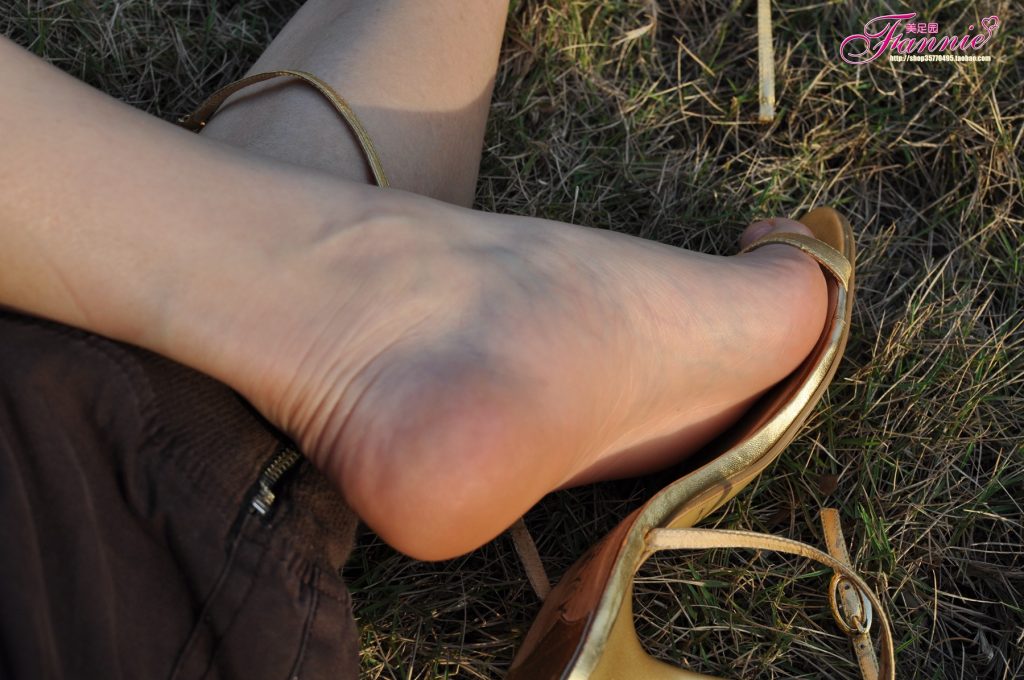 Fannie芬妮每足园 No.084 触摸阳光9 [51P/146MB]插图1