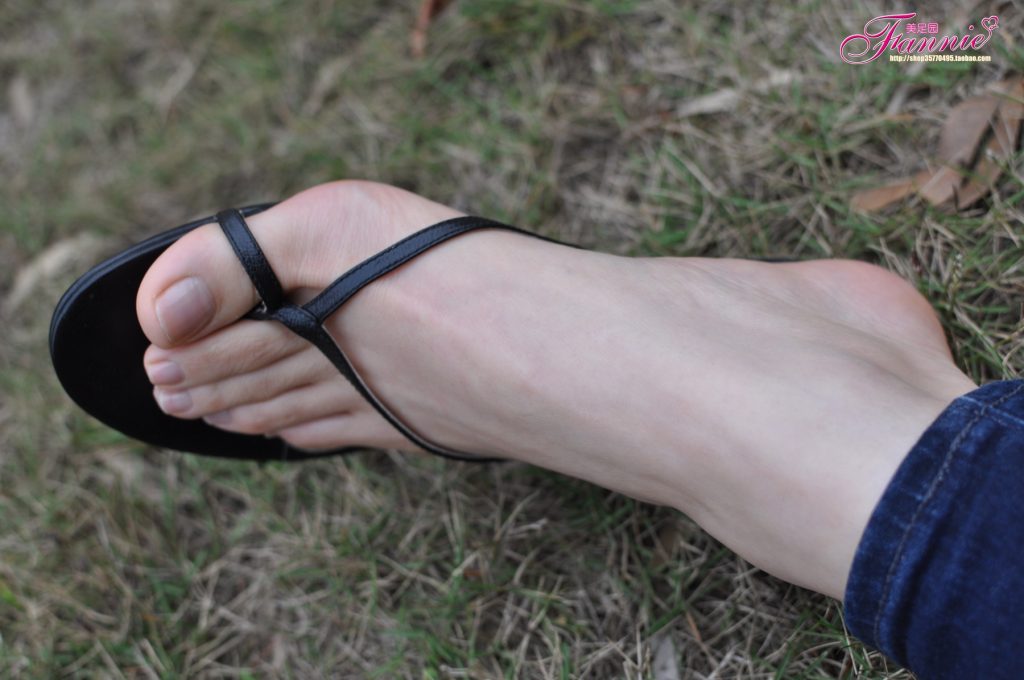 Fannie芬妮每足园 No.137 高跟裸足特写 [31P/105MB]插图2