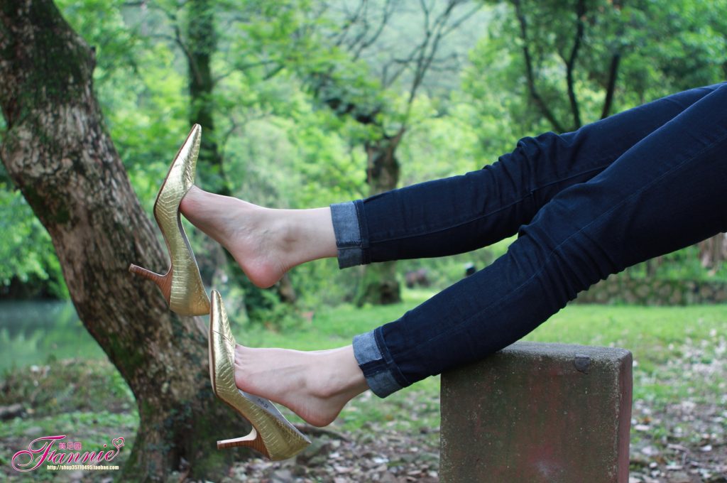 Fannie芬妮每足园 No.139 高跟裸足特写3 [39P/111MB]插图1