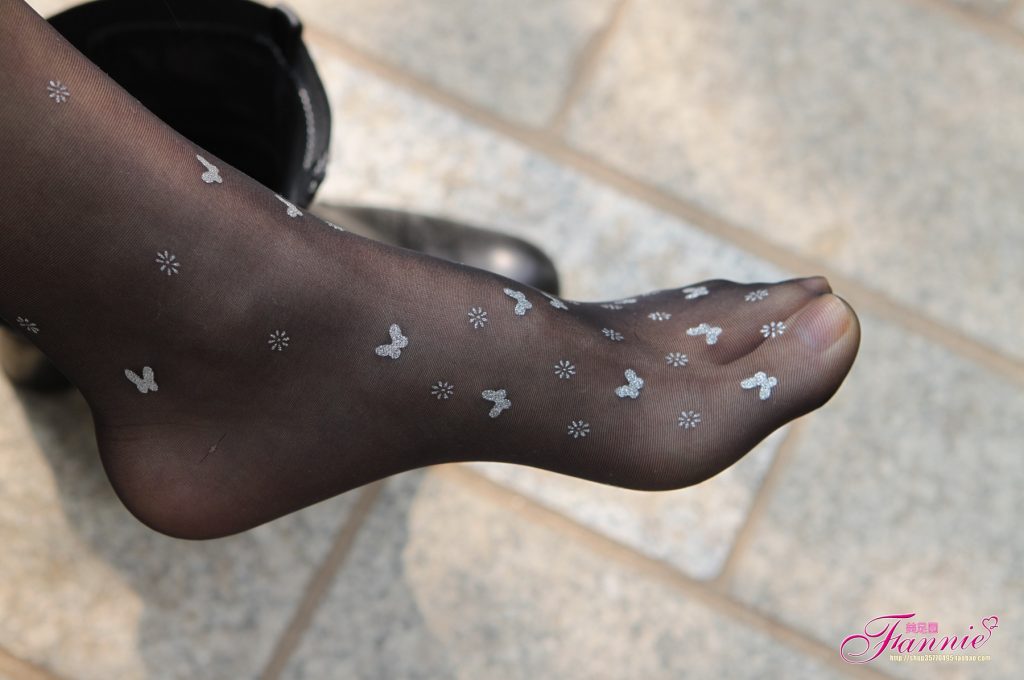 Fannie芬妮每足园 No.156 黑丝特辑 [67P/199MB]插图2