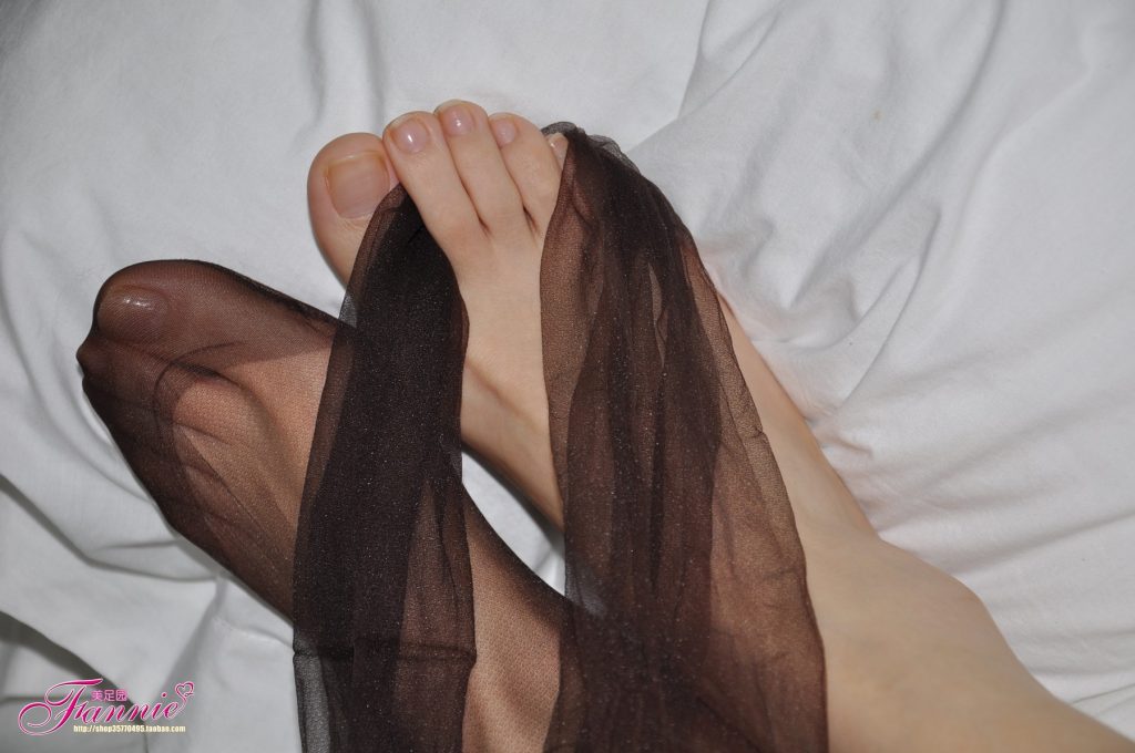 Fannie芬妮每足园 No.157 黑丝特写 [48P/142MB]插图3