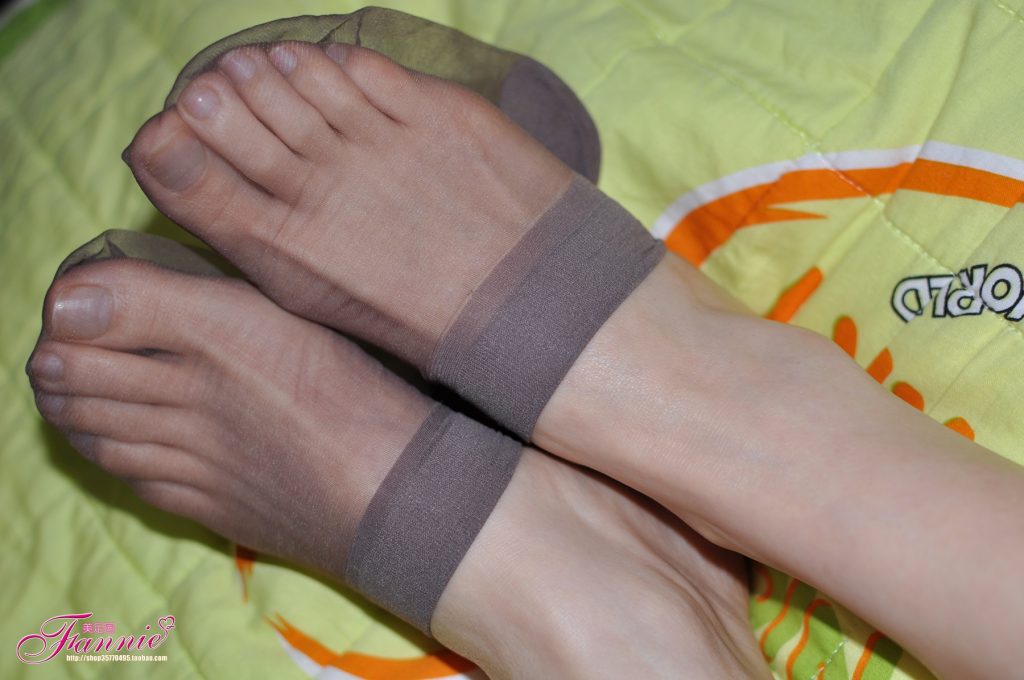 Fannie芬妮每足园 No.172 灰丝特写 [77P/201MB]插图2