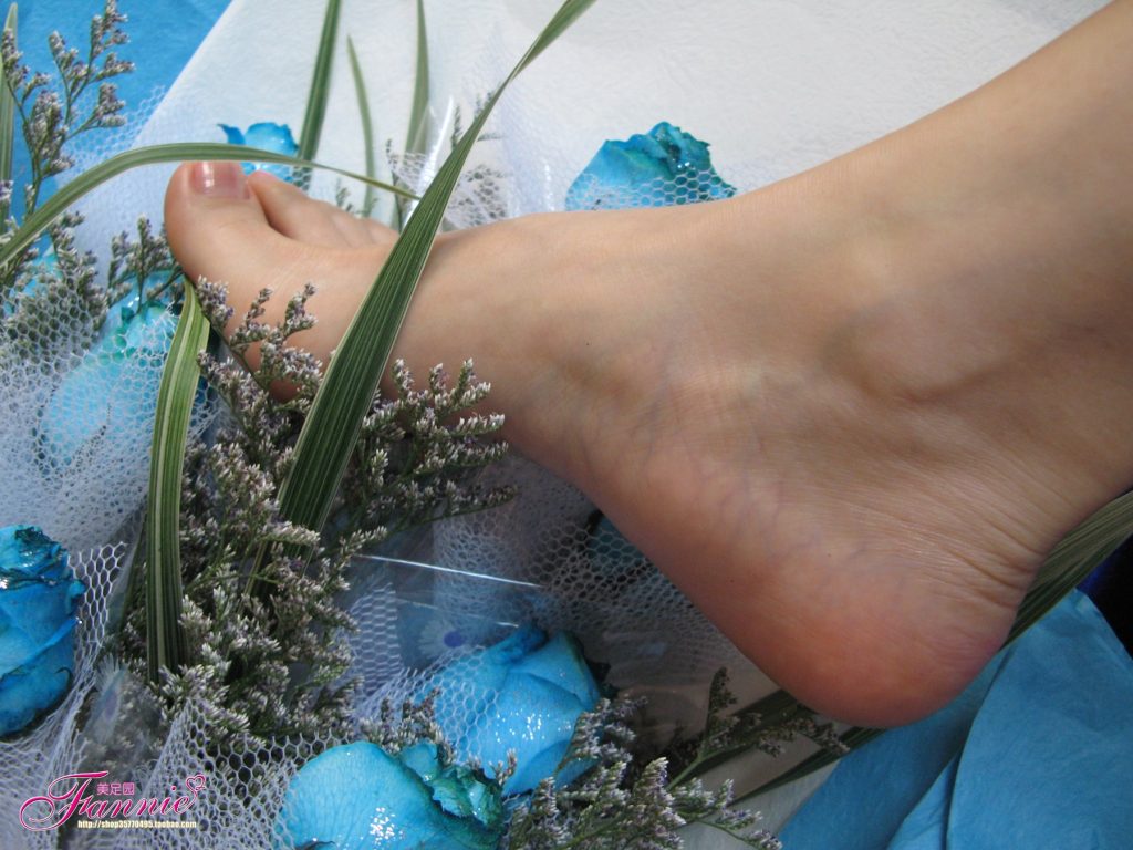 Fannie芬妮每足园 No.245 蓝色魅音 蓝色相思海（裸足） [190P/444MB]插图2