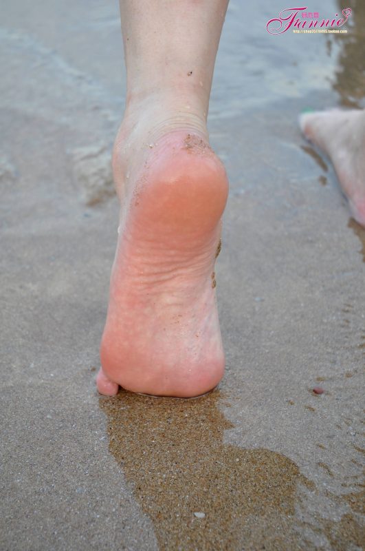 Fannie芬妮每足园 No.247 蓝天，白云，碧海 [132P/369MB]-无料摄影圈