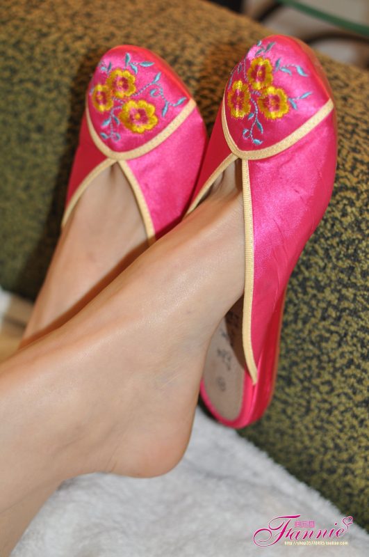 Fannie芬妮每足园 No.277 裸足高跟肉丝特辑 [55P/167MB]-无料摄影圈