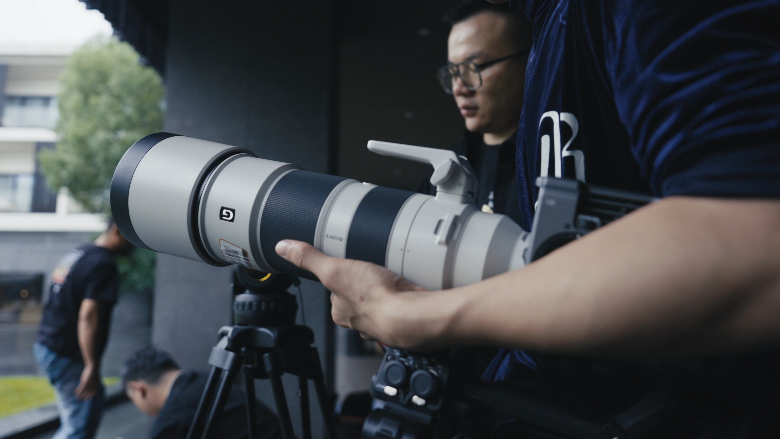 实景直播秀新突破：11台FX3和FX6摄影机联合打造电影感时装直播秀插图3