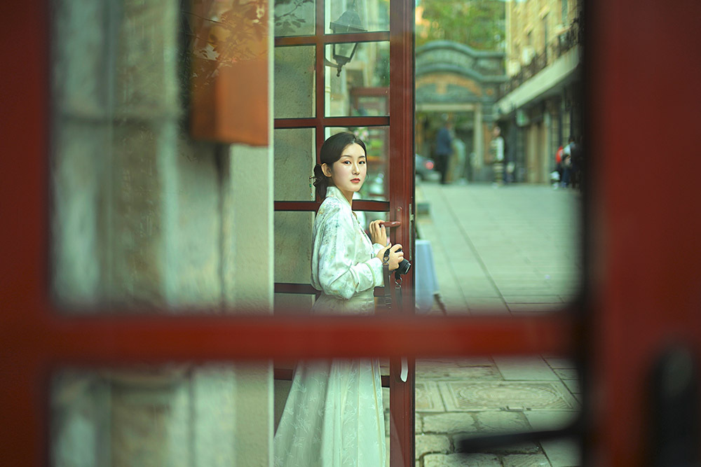 镜头下的老街:用光影营造故事感插图10 镜头下的老街:用光影营造故事感插图10